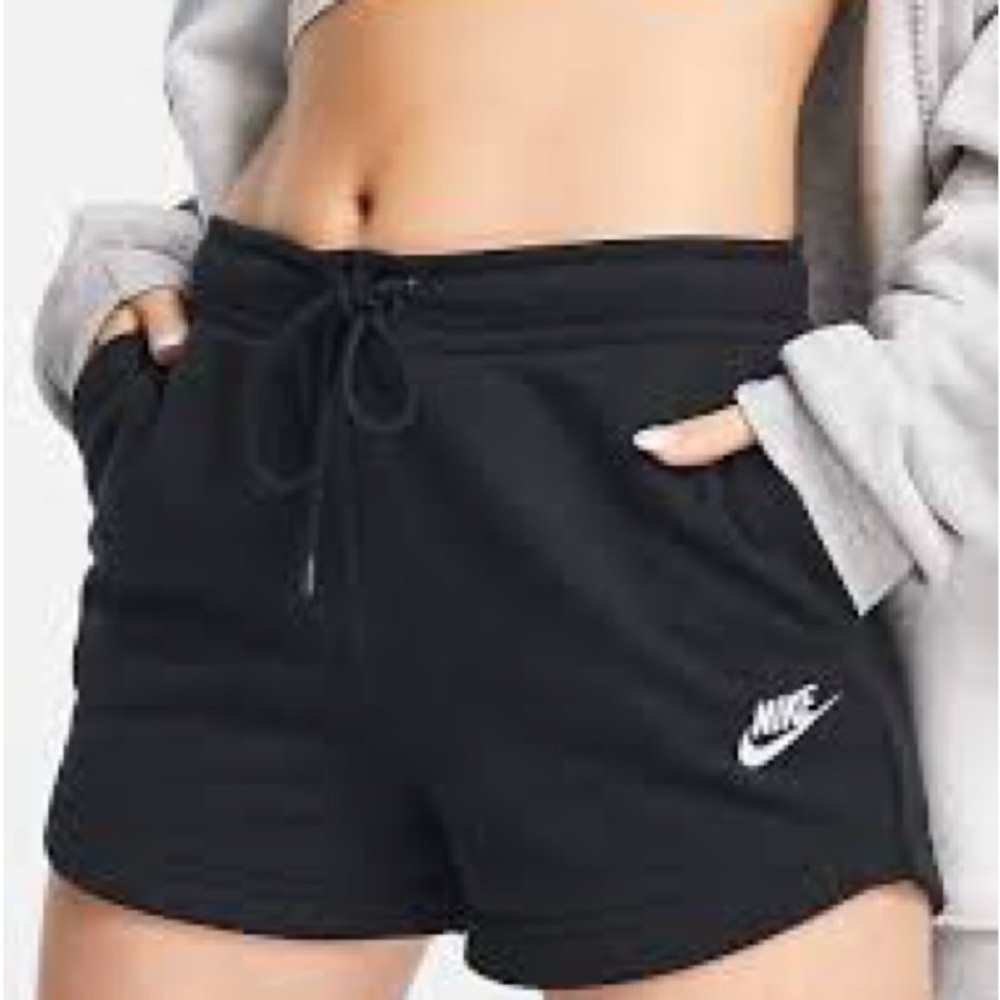 Nike Black Athletic Shorts Relaxed Fit - Picture 1 of 4